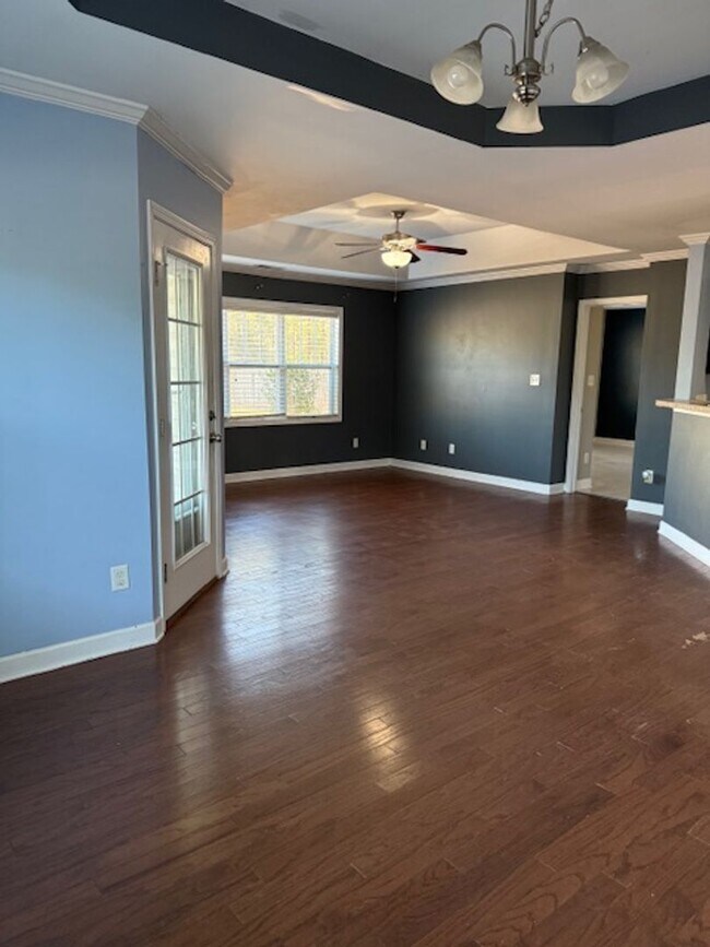 Building Photo - 3 Bedroom Home in The Landing at Folkstone- Fenced In Back Yard!