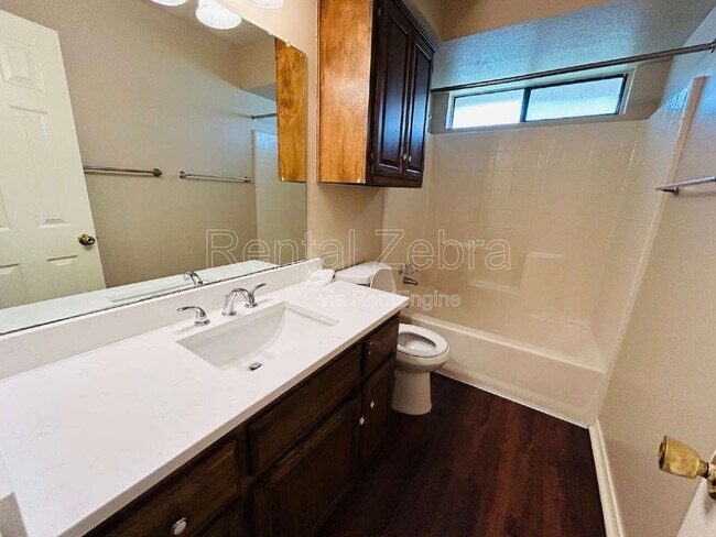 Building Photo - 828 Haverford Ln