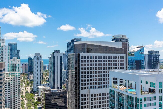 Building Photo - 485 Brickell Ave