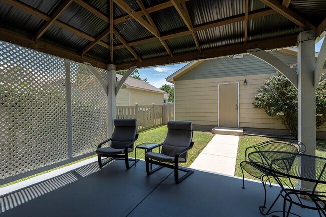 Building Photo - 1051 Dorn