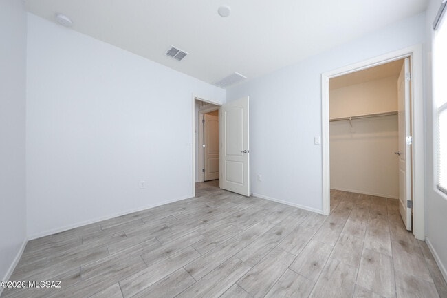 Building Photo - 2943 W Dakota Vista Way