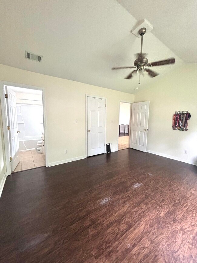 Building Photo - 398 Beryl Dr