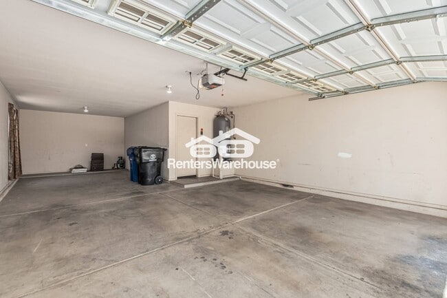 Building Photo - 11246 W Chase Dr