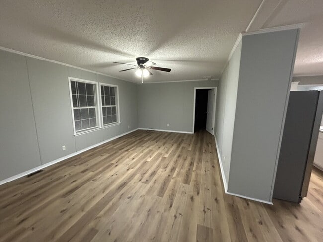 Building Photo - "Spacious 3-Bed, 2-Bath Home on Whiteaker Springs Rd, Cookeville!"
