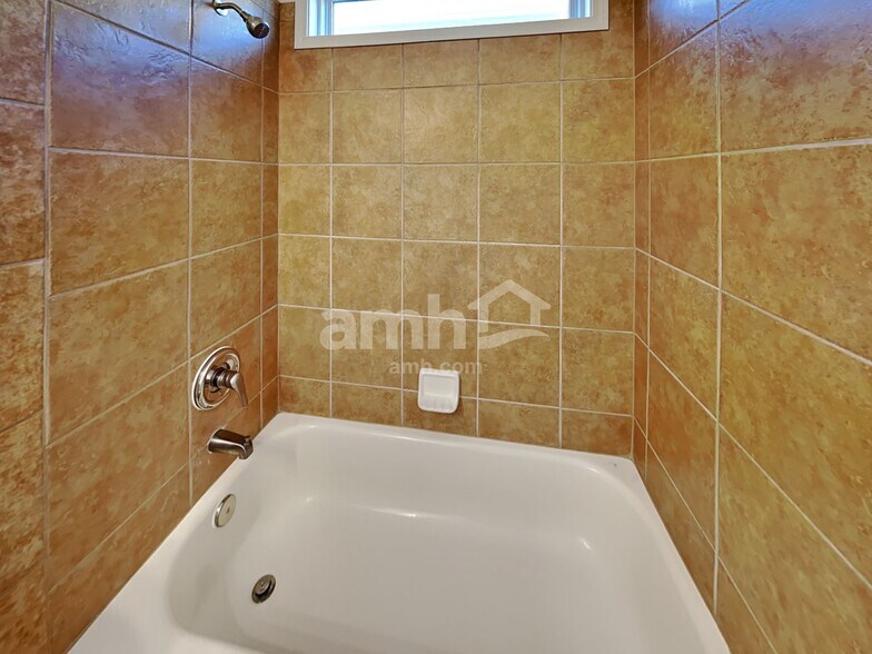 Building Photo - 132 Northbrooke Trace