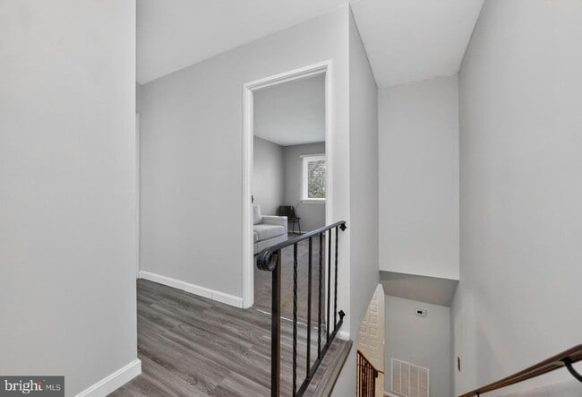 Building Photo - 217 Village Walk