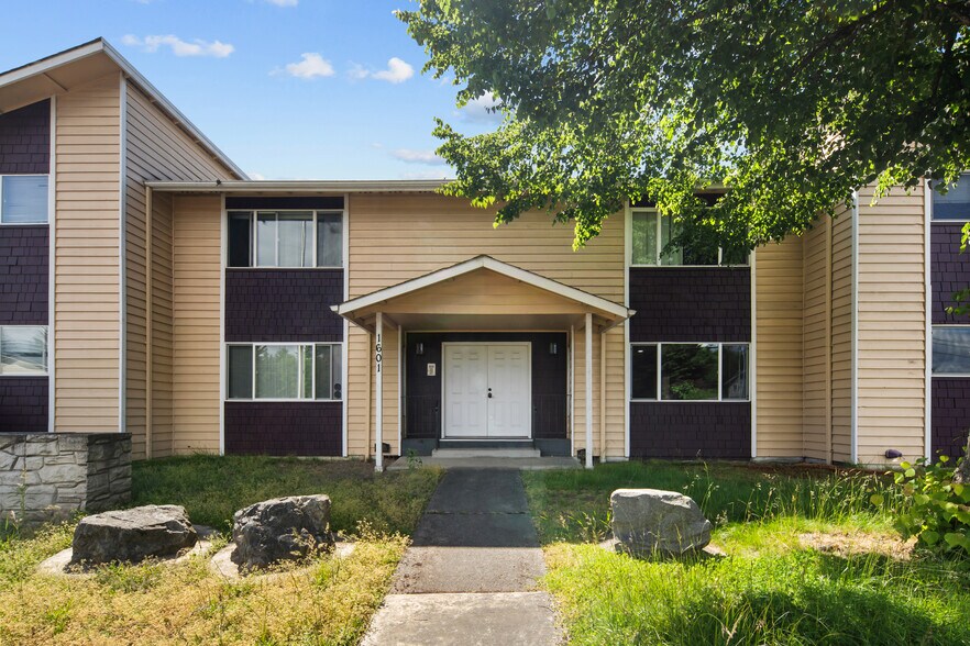 Building Photo - 1601 Norpoint Way NE
