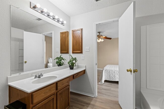 Building Photo - 13717 Canyon Ranch Rd