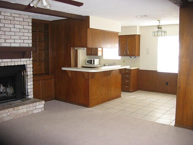 Building Photo - 25407 Tuckahoe Ln