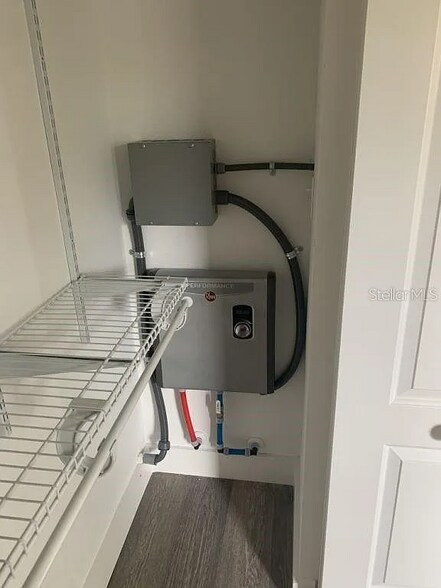 Building Photo - 4229 W Bay Vista Ave