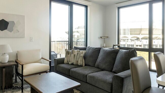 Building Photo - 1007 S Mint St