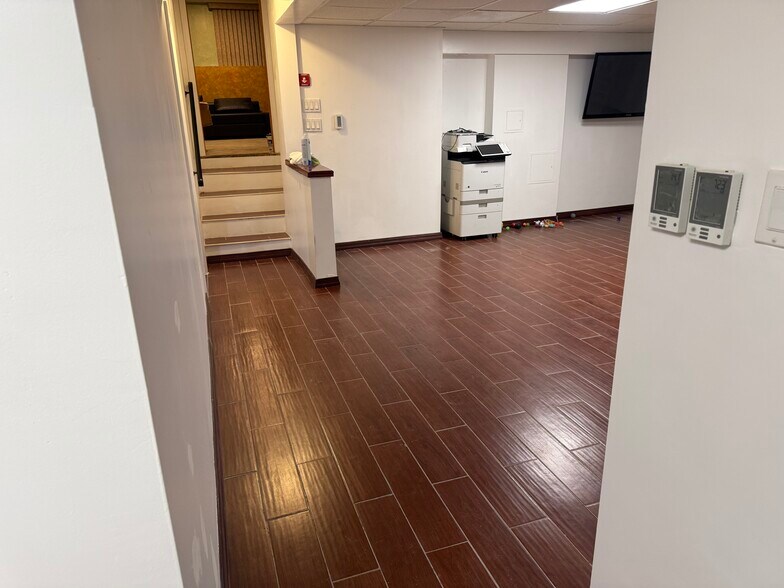 Building Photo - 51 Davison Ave