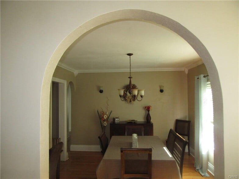 Building Photo - 420 Durston Ave