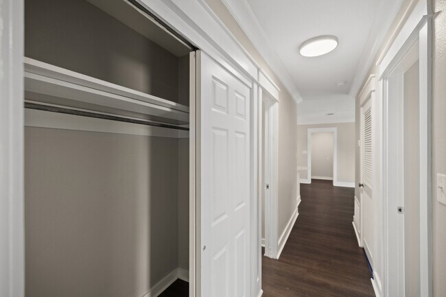 Building Photo - 200 Spencer Dr