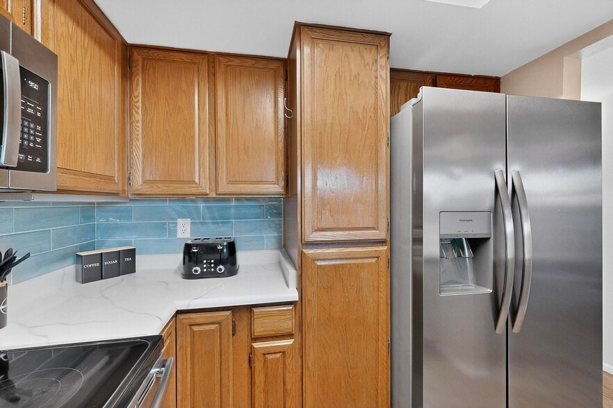 Building Photo - 6093 McKinney Dr NE