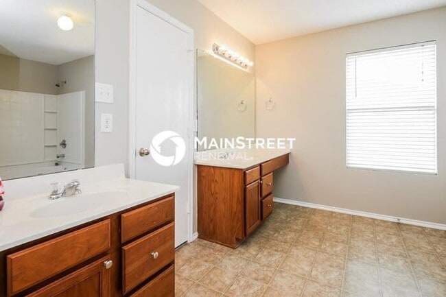 Building Photo - 5 Bedroom Pet-Friendly Home in Fort Worth, TX with Main Street Renewal