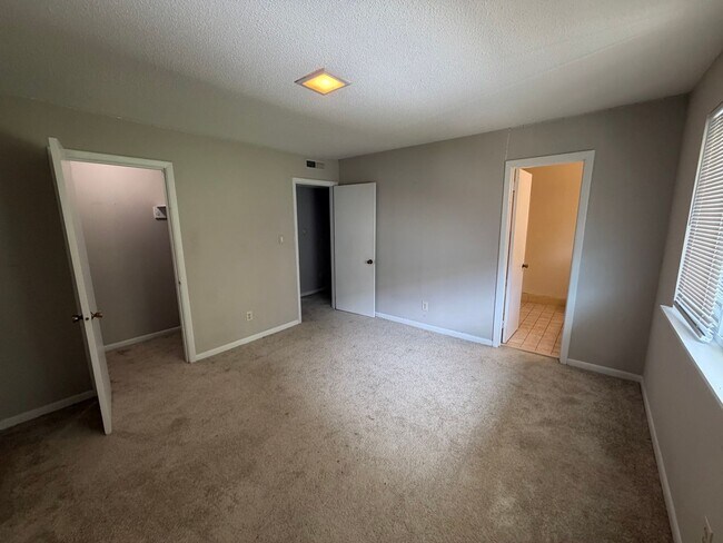 Building Photo - 2364 Champion Ct