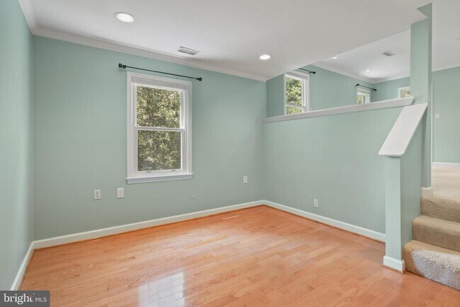 Building Photo - 10107 Minburn St