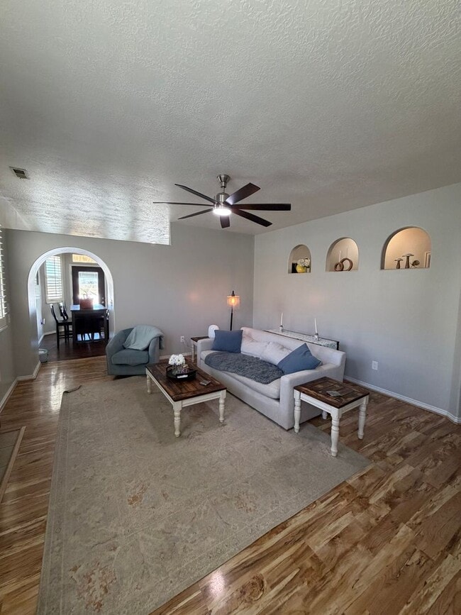 Building Photo - Charming North Salt Lake City Home!