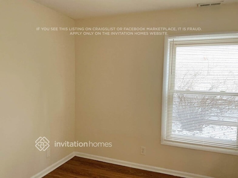 Building Photo - 2218 Jasmine Dr