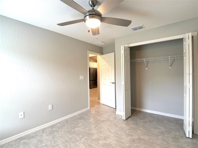 Building Photo - 1337 Cascade Dr