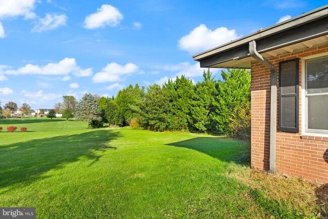 Building Photo - 318 Evergreen Mills Rd