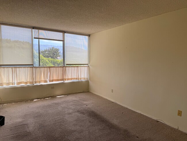Second bedroom - 32759 Seagate Dr