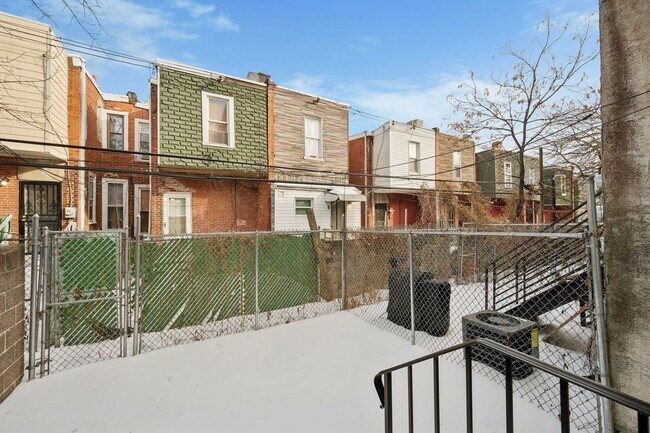 Building Photo - 219 S Cecil St