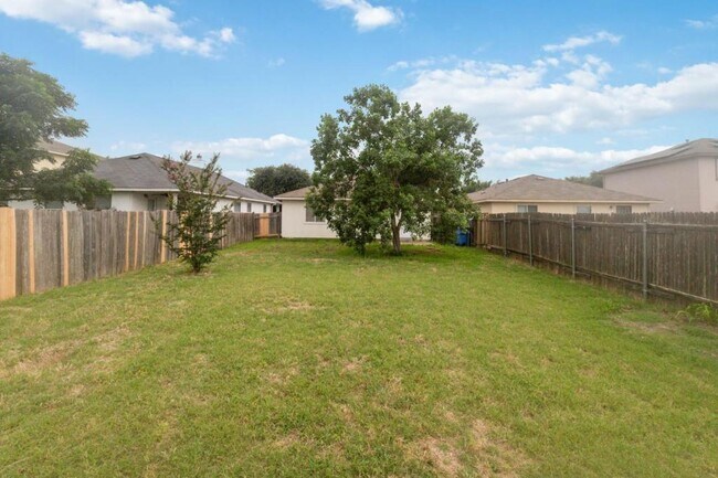 Building Photo - 14305 Cummins Way