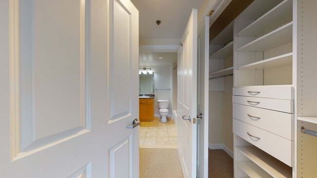 Building Photo - Chinatown 2 Bedroom 2 Bathroom In Amazing Centralized Building-Amenities Galore! Pets Welcomed!