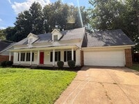 Building Photo - Spacious Home Freshly Painted and New Carpeted! Fully Fenced in Back Yard.