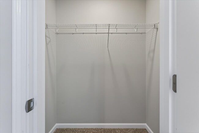 Building Photo - The Stowe Court Dog Friendly Condo for rent!