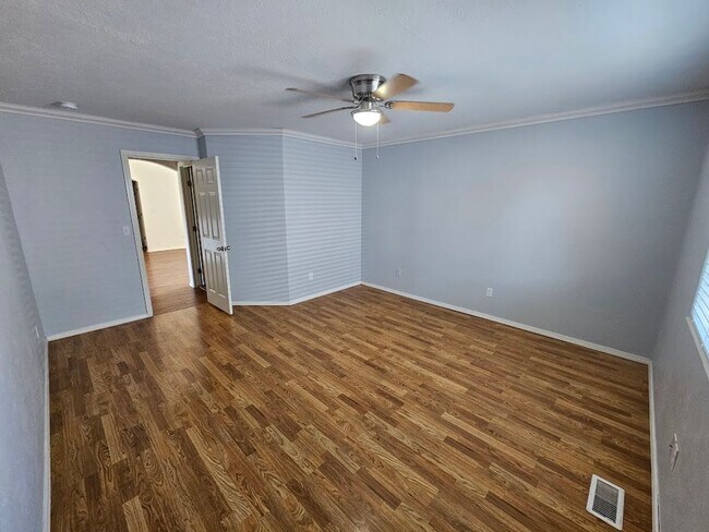 Building Photo - Single level 4 bedroom 2 bath Boise home.