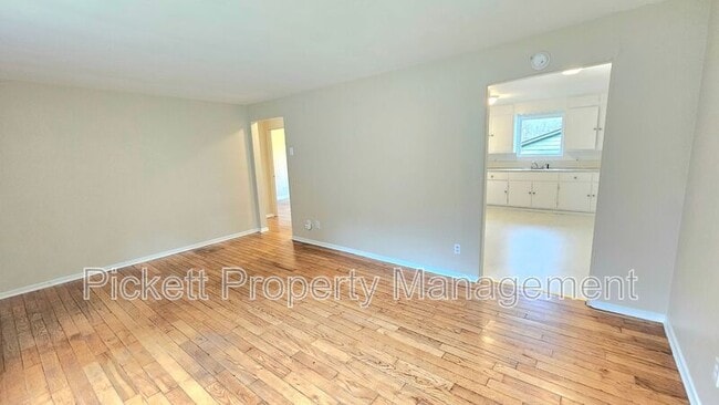 Building Photo - 2514 Spring St