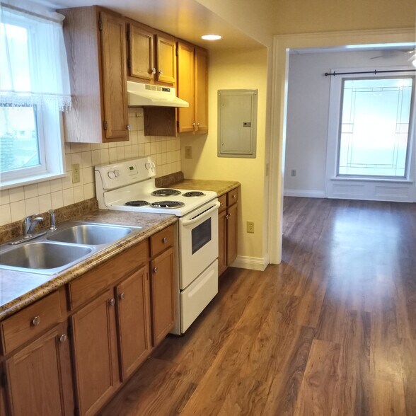 Building Photo - 43 Hawthorne St