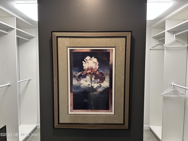 Building Photo - 937 Espinado Ave