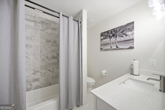 Building Photo - 220 Yuba Walk