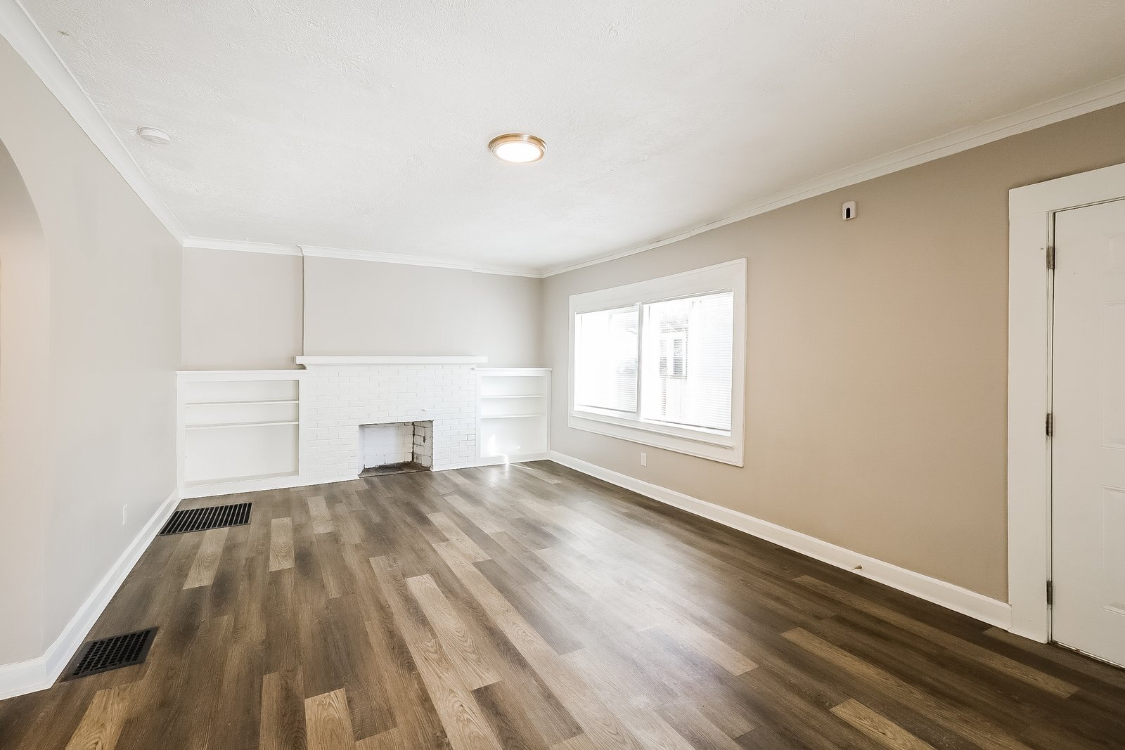 Building Photo - 644 E 34th St