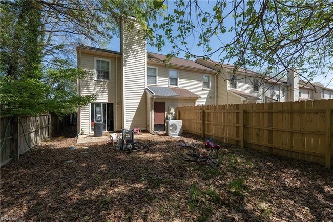 Building Photo - 5479 Lynbrook Landing