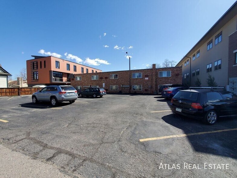 Building Photo - 207 Mathew Street-16