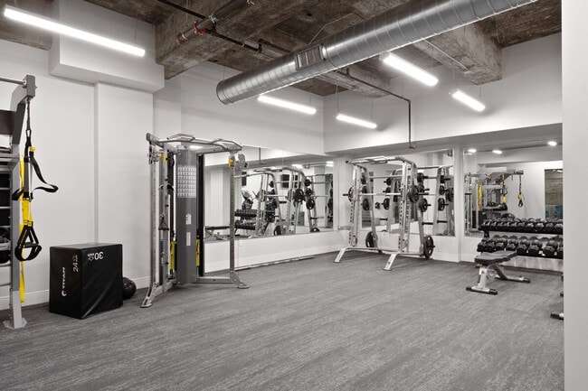 Building Photo - 1424 N Park Pl