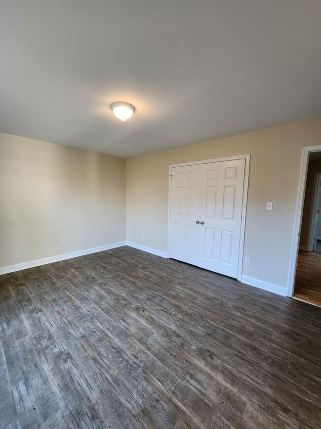 Building Photo - Asheville Rental!