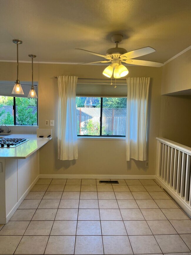 Building Photo - *Holiday Move In Special, $500 Off First Month's Rent! Large 4 bedroom/ 2.5 Bathroom Home for Ren...