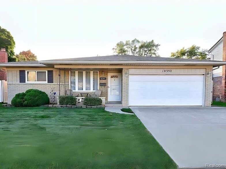 Primary Photo - 10352 Gulley Ave