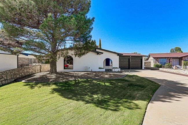 Building Photo - beautiful swimming pool and backyard oasis! fully remodeled home new appliances !