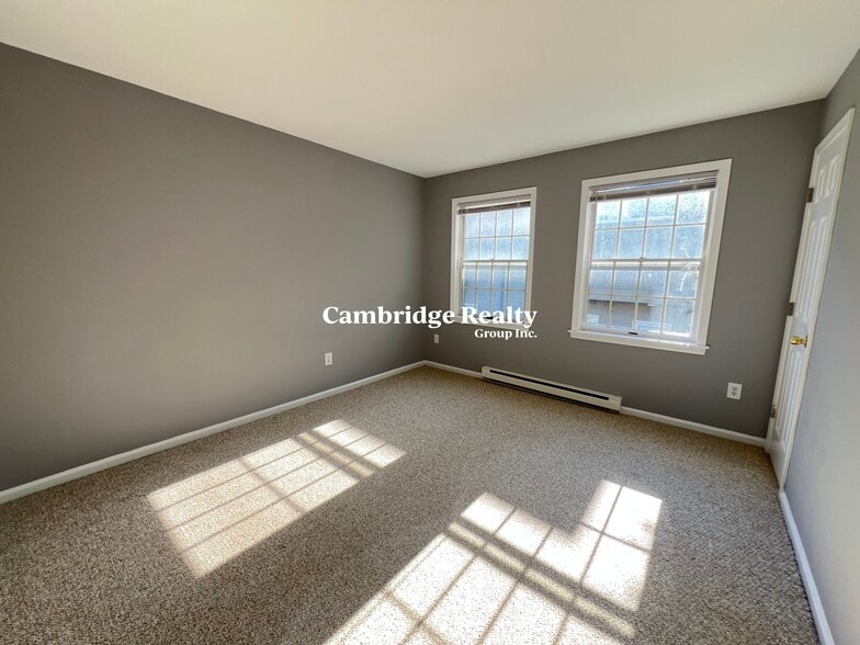 Building Photo - 66 Murdock St