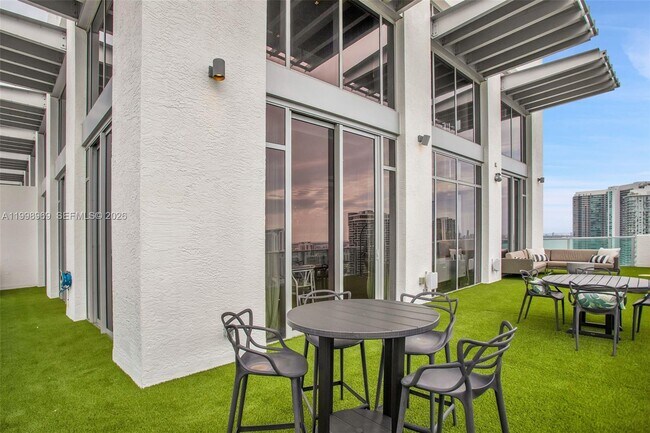 Building Photo - 3301 NE 1st Ave