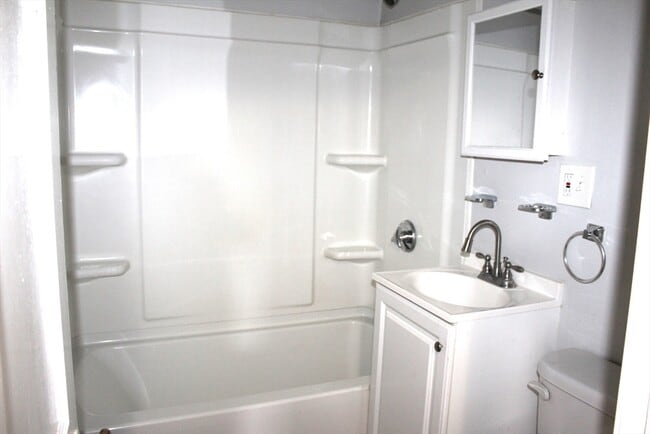 Building Photo - 261 Pulaski Blvd