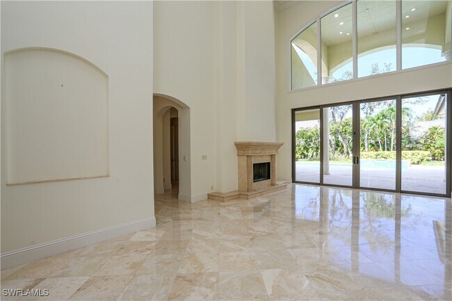 Building Photo - 823 Cassena Rd