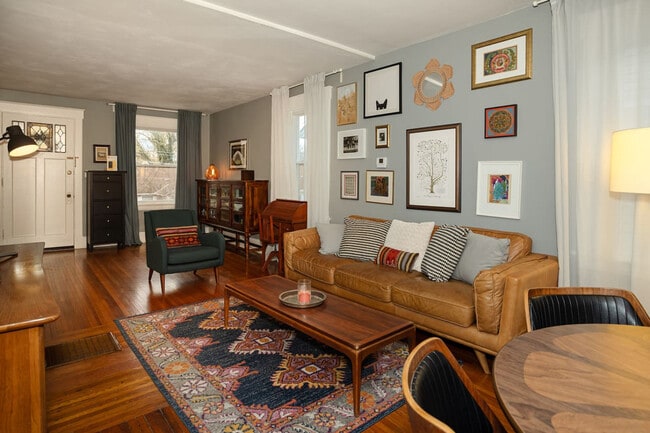 Building Photo - 3935 Oak Park Pl